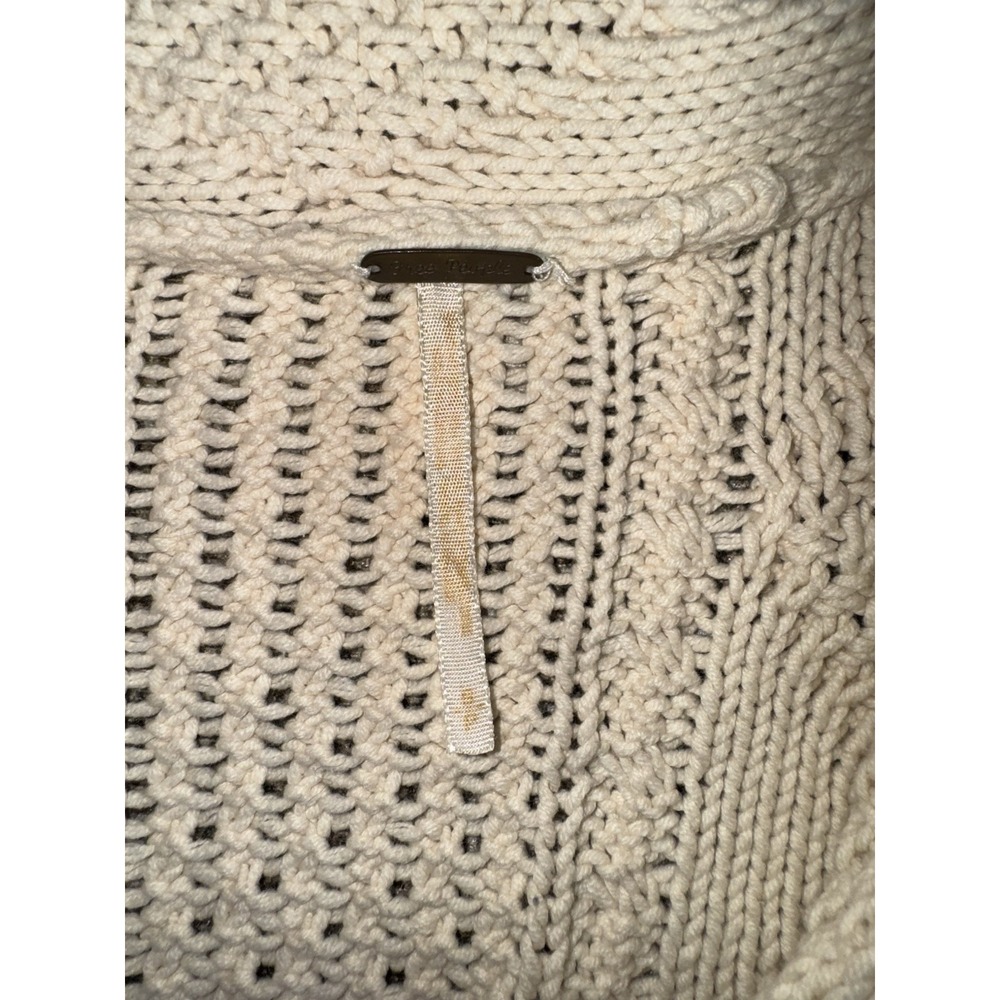 Free People Chunky Cream Cable Knit Longline Cardigan Ivory Carved Buttons Sz S‎ - Picture 2 of 5